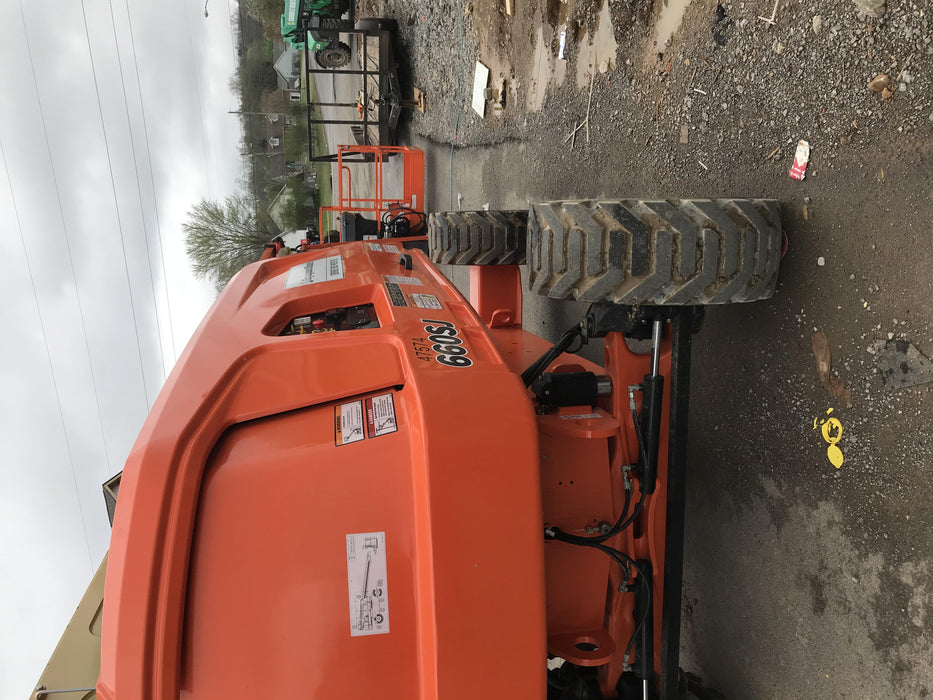 2019 JLG 660SJ