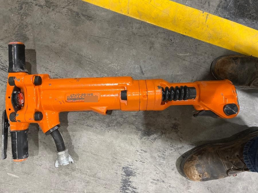 2023 MICHIGAN PNEUMATIC ES-TPB90-118-TRACKER