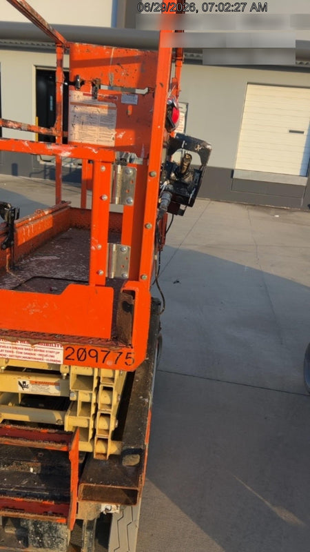 2022 JLG ES1932
