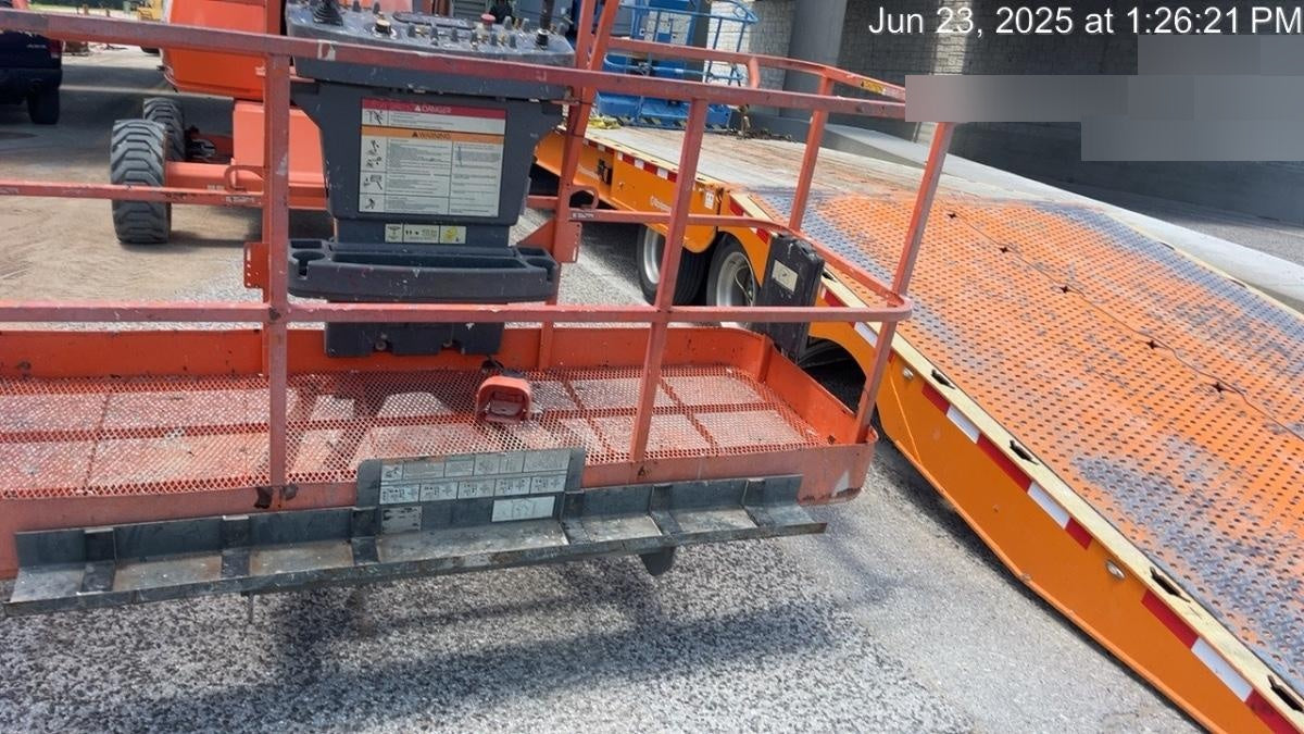 2019 JLG 460SJ
