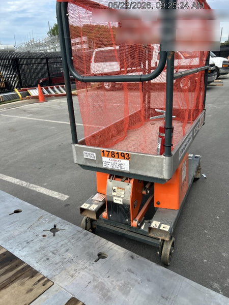 2021 JLG 1030P