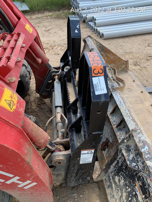 2021 TAKEUCHI 48" Pallet Forks - Takeuchi
