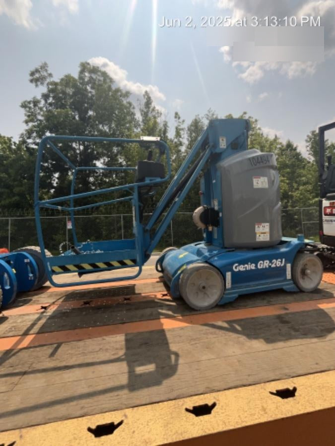 2020 GENIE GR-26J
