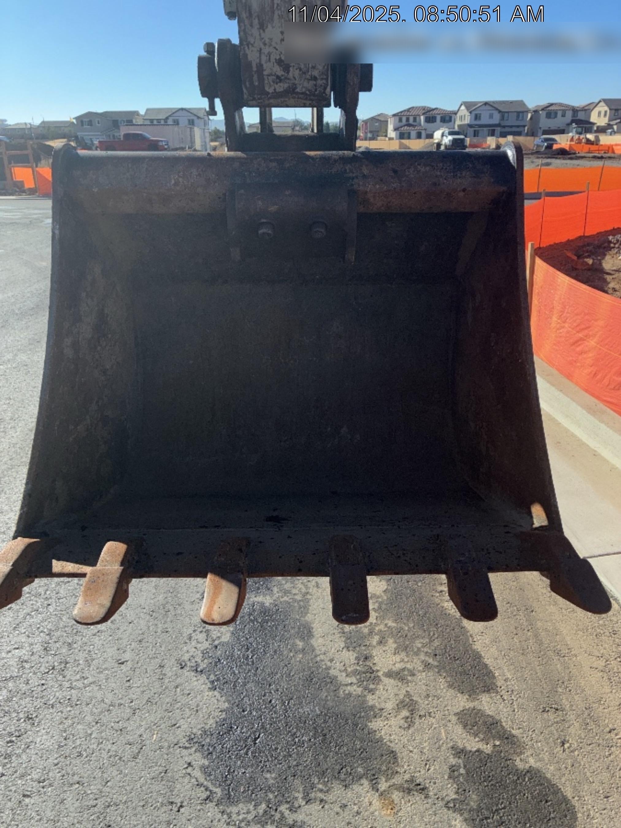2025 TAKEUCHI 36" Bucket - Takeuchi
