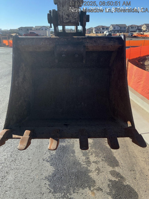 2025 TAKEUCHI 36" Bucket - Takeuchi