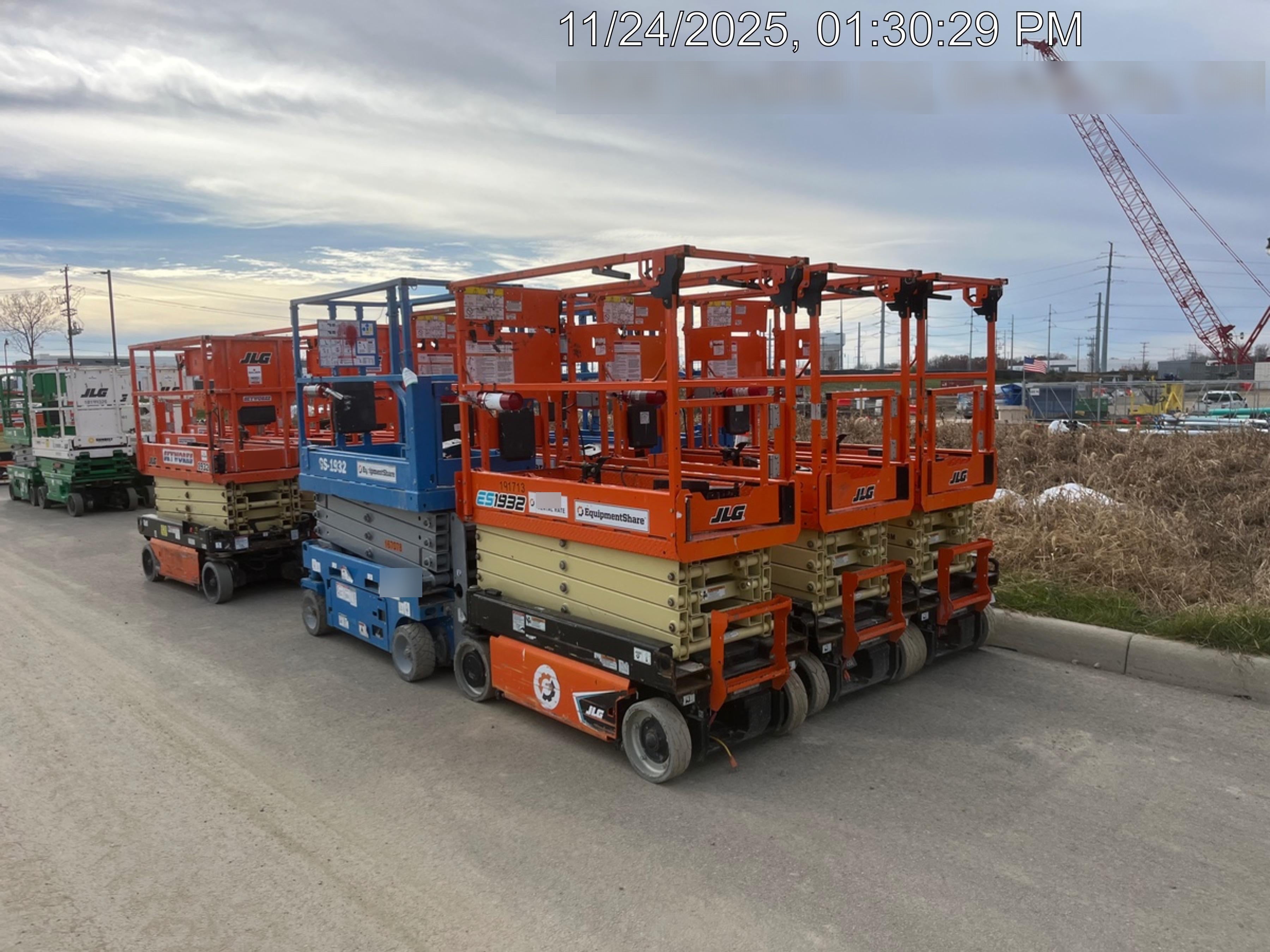 2021 JLG ES1932