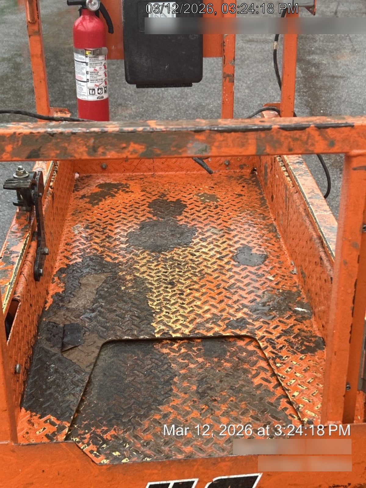 2022 JLG ES1330L