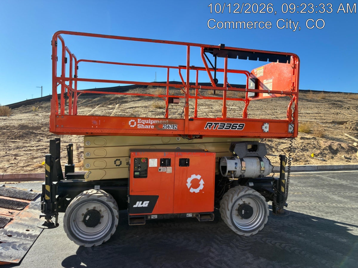 2022 JLG RT3369