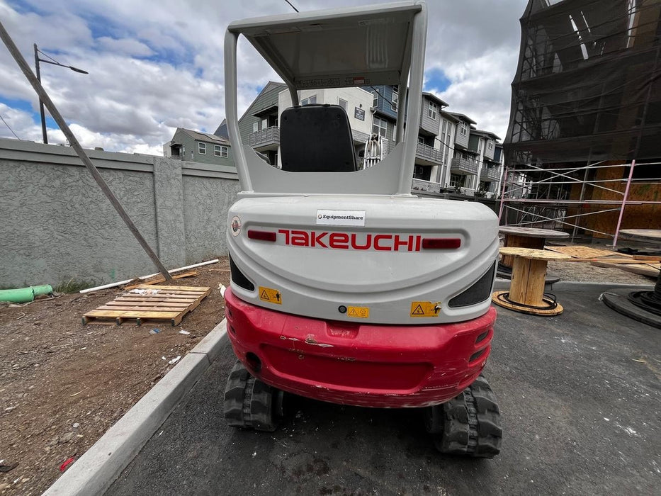 2021 TAKEUCHI TB235-2R