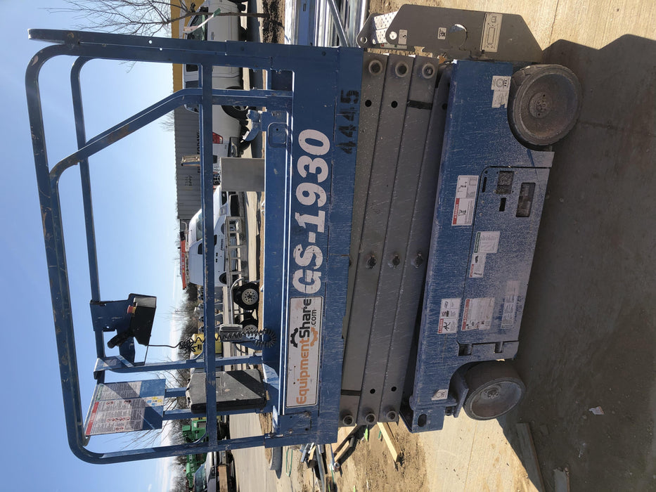 2019 Genie GS-1930 Fixed Rails with Chain Entry