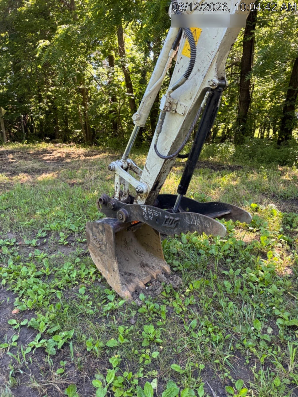 2021 TAKEUCHI TB250-2