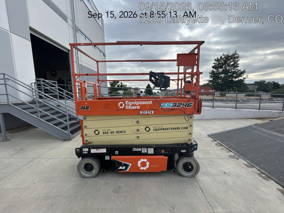 2023 JLG ES3246