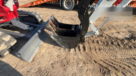 2025 TAKEUCHI 24" Bucket Takeuchi