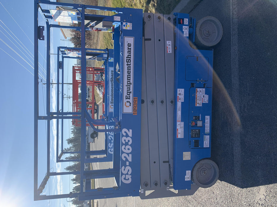 2020 Genie GS-2632 Solid NM Tires, Folding Rails with Half-Height Swing Gate, Beacon, 800W Invertor