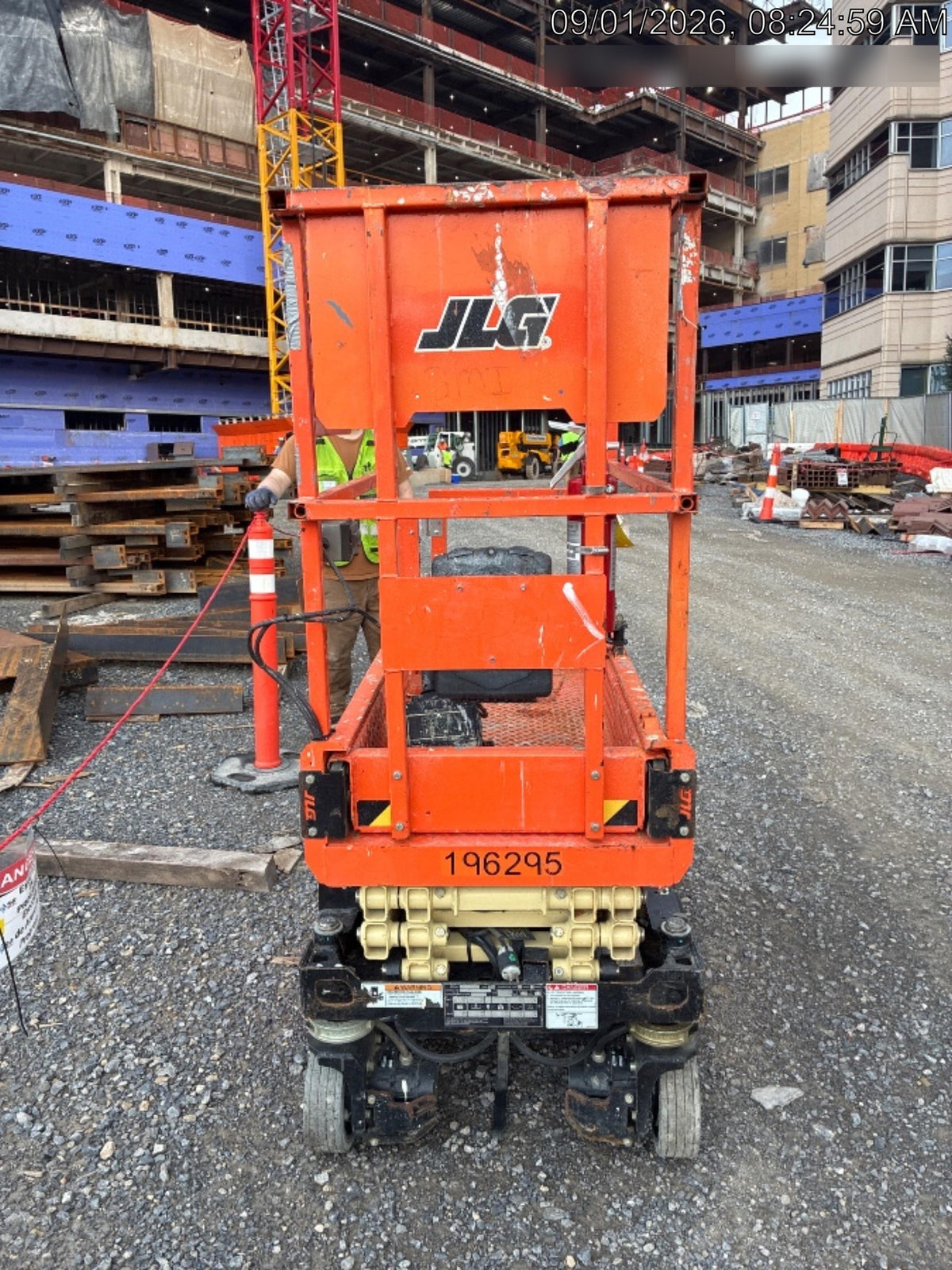 2021 JLG ES1330L