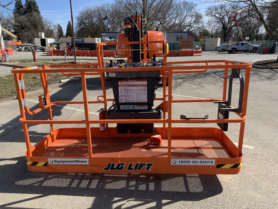 2021 JLG 660SJ
