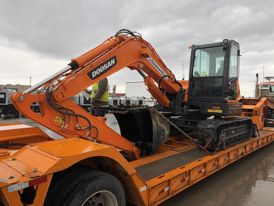 2020 Doosan DX85R-3 Cab/Heat/AC