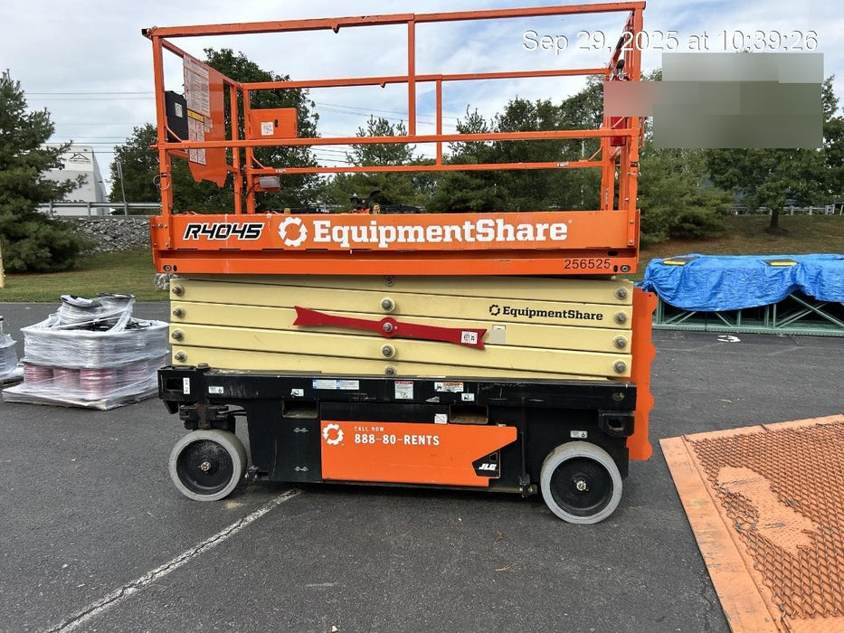 2022 JLG R4045