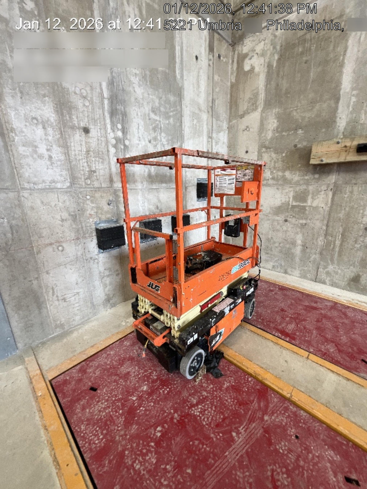 2022 JLG ES1330L