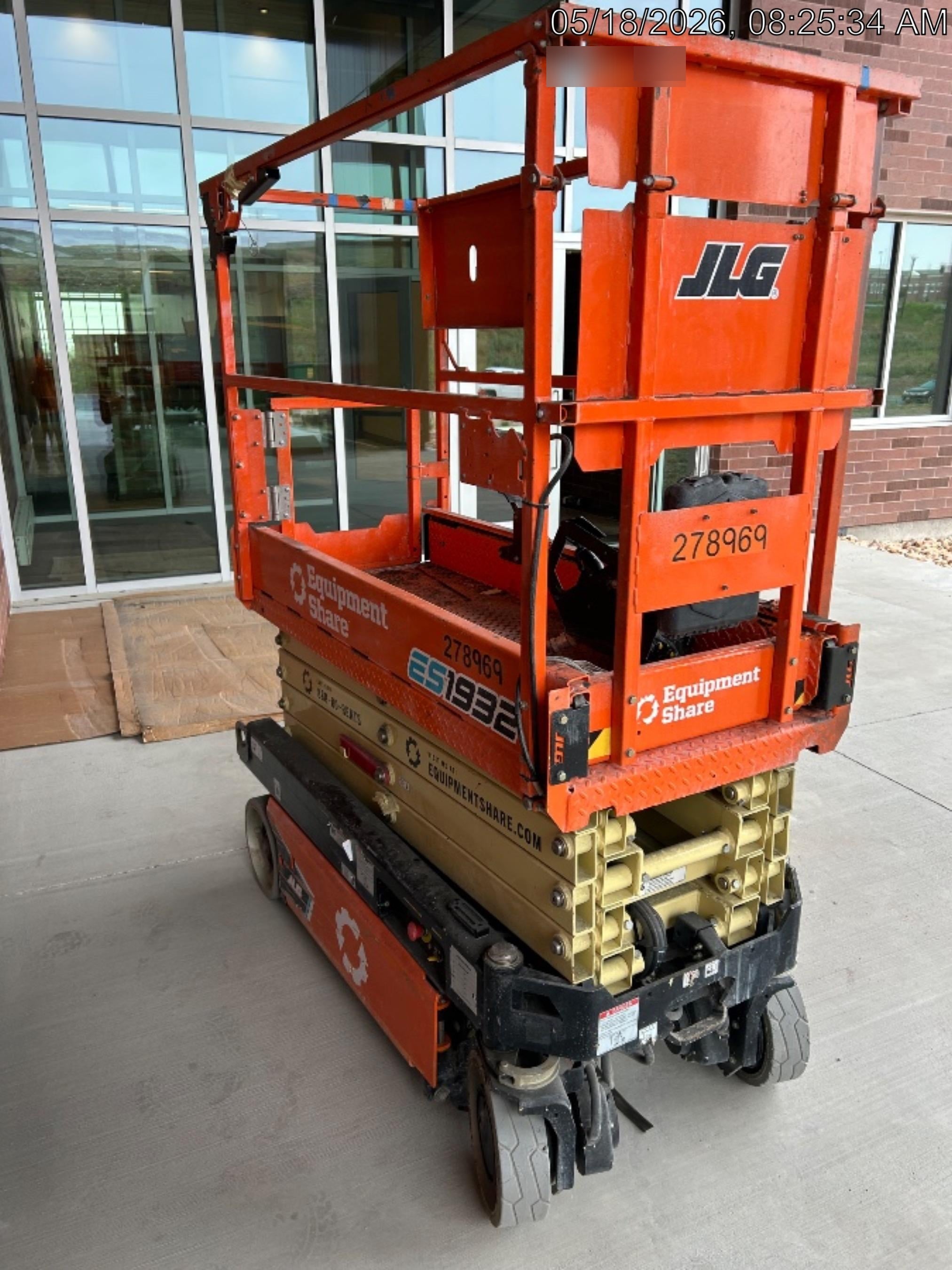 2022 JLG ES1932