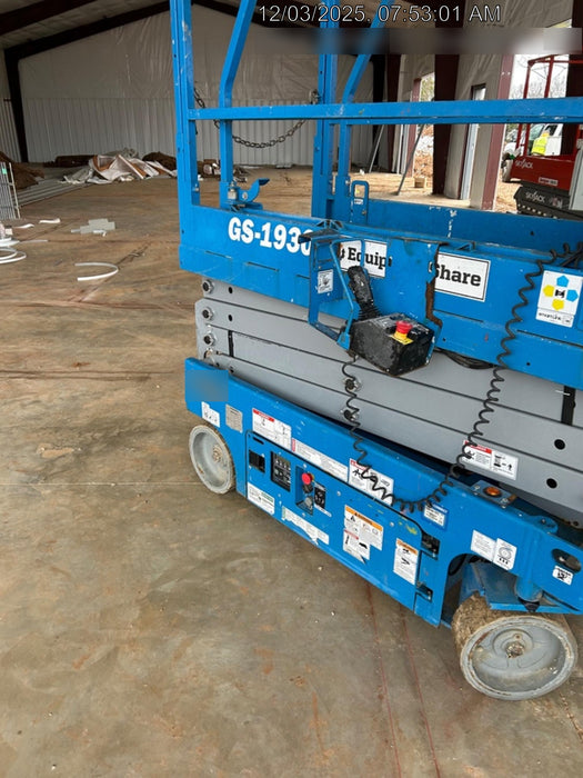 2019 Genie GS-1930 Fixed Rails with Chain Entry