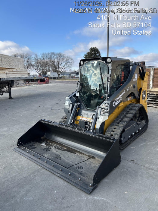 2025 EQUIPMENTSHARE 1005792 - 84" Smooth Bucket, CTL