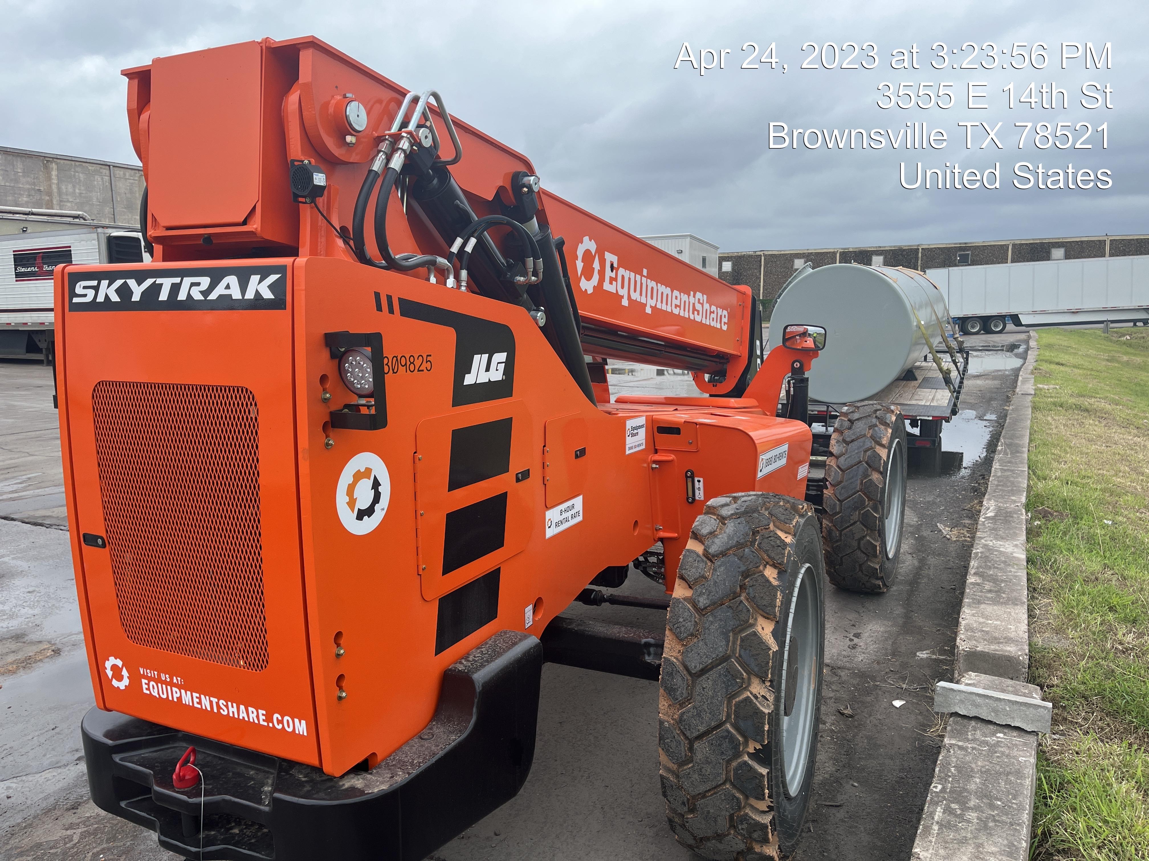 2023 SKYTRAK 8042