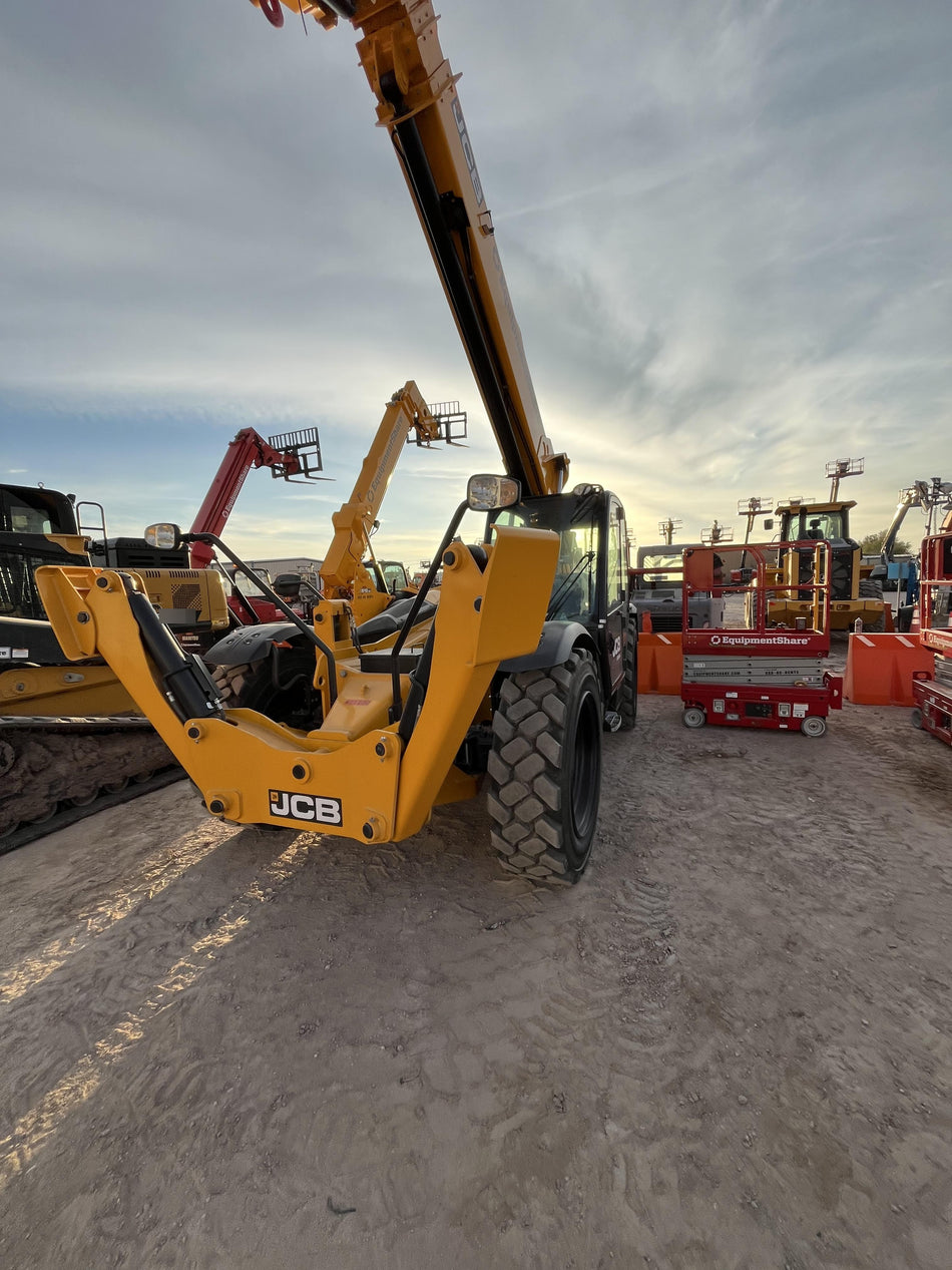 2025 JCB 512-56