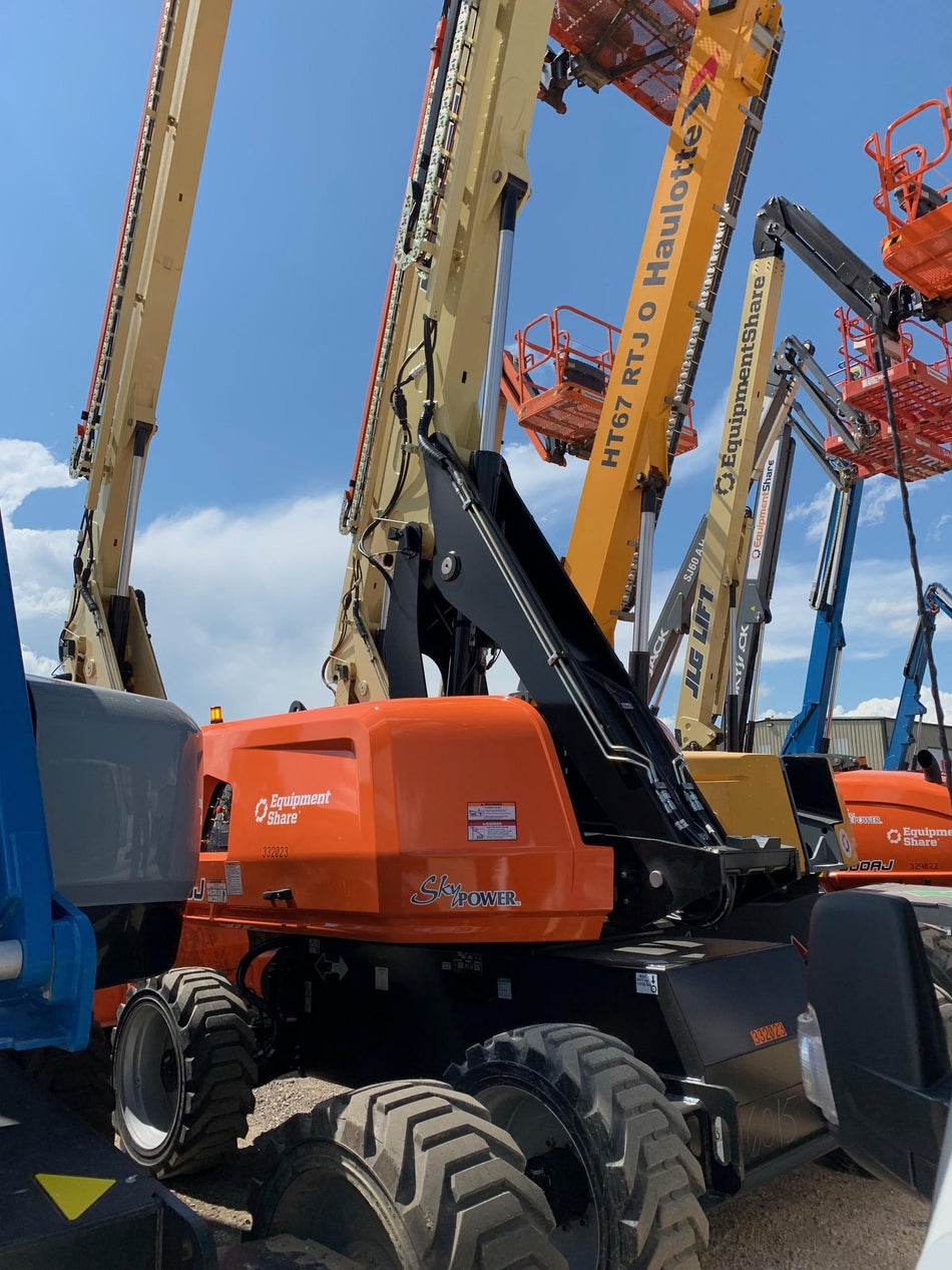 2023 JLG 660SJ