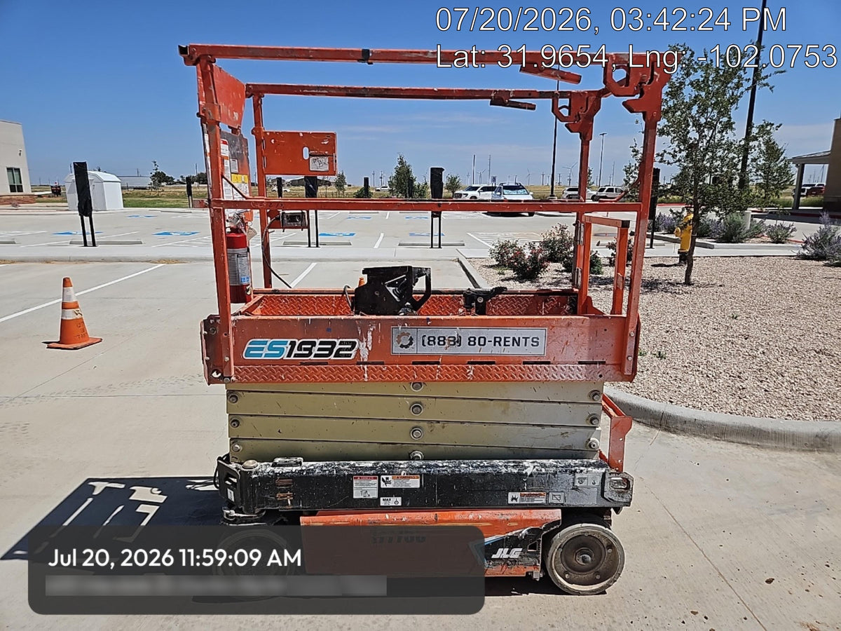 2021 JLG ES1932