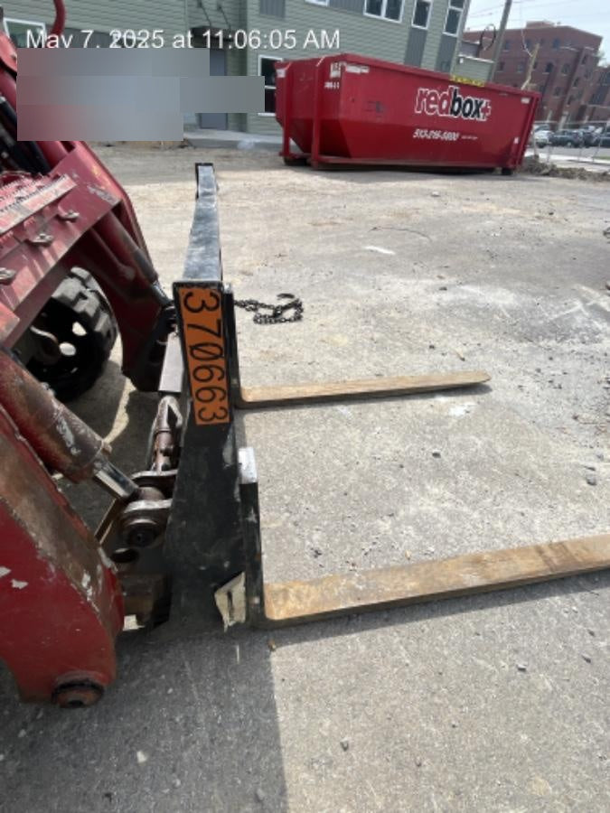 2023 ARROW MATERIAL HANDLING 48" Pallet Forks - Arrow