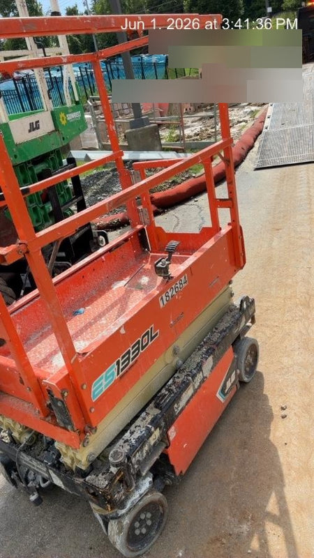 2021 JLG ES1330L