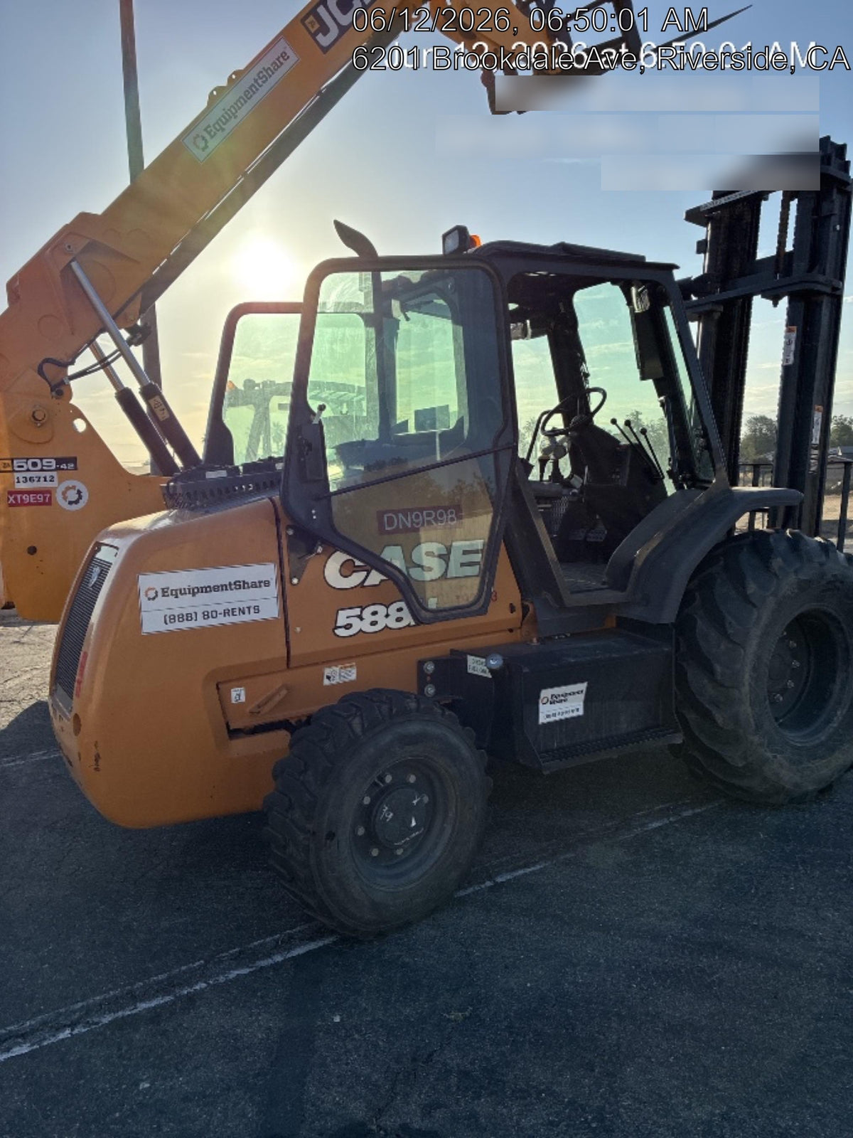2021 CASE 588H