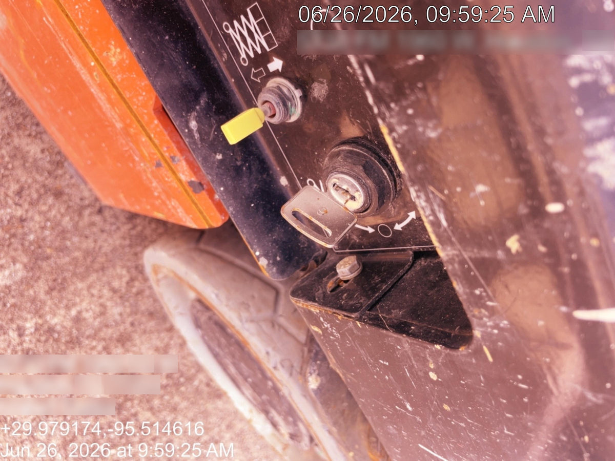 2023 JLG ES1932