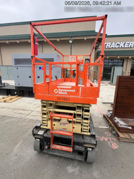 2022 JLG ES3246