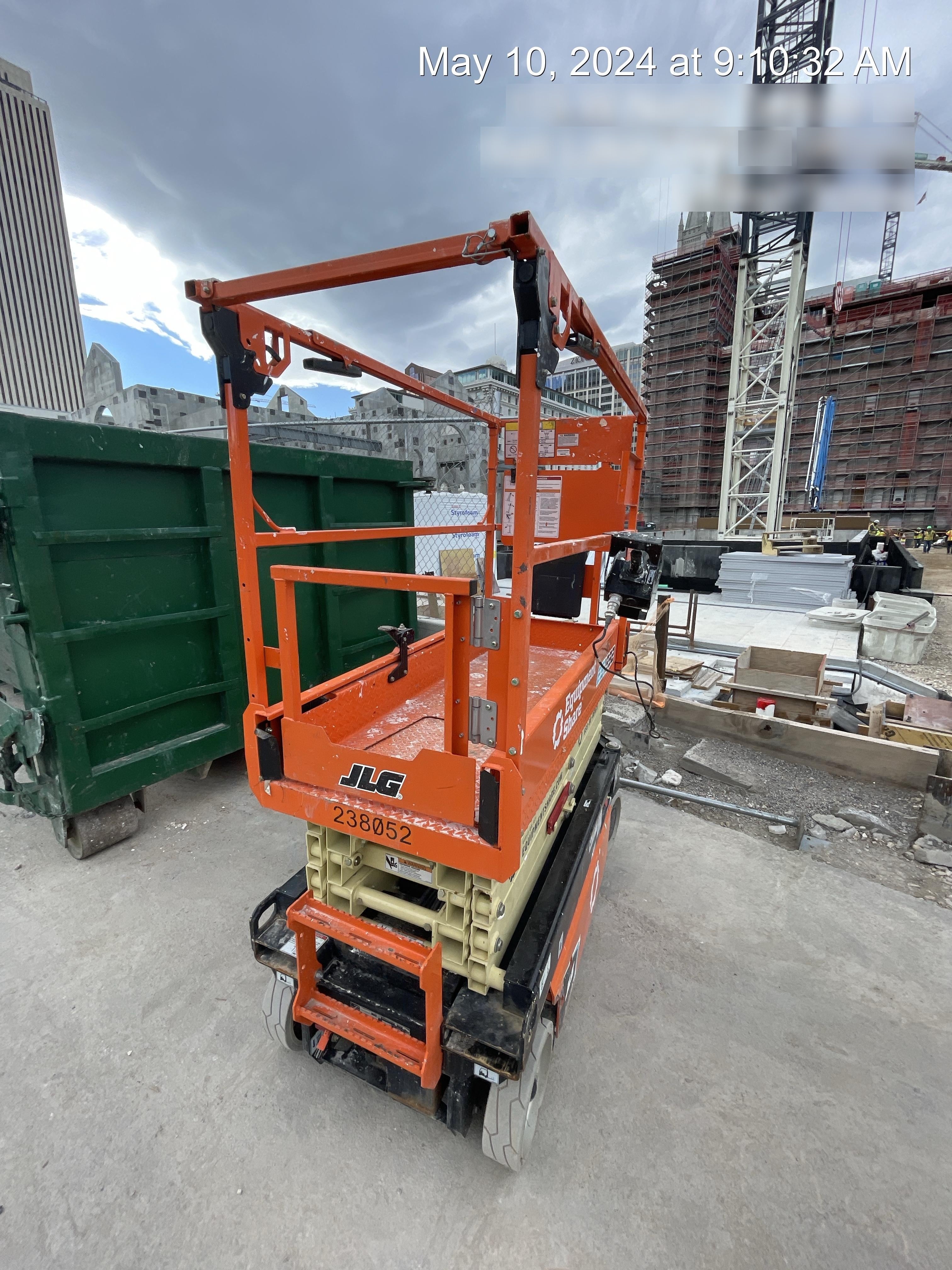 2022 JLG ES1932