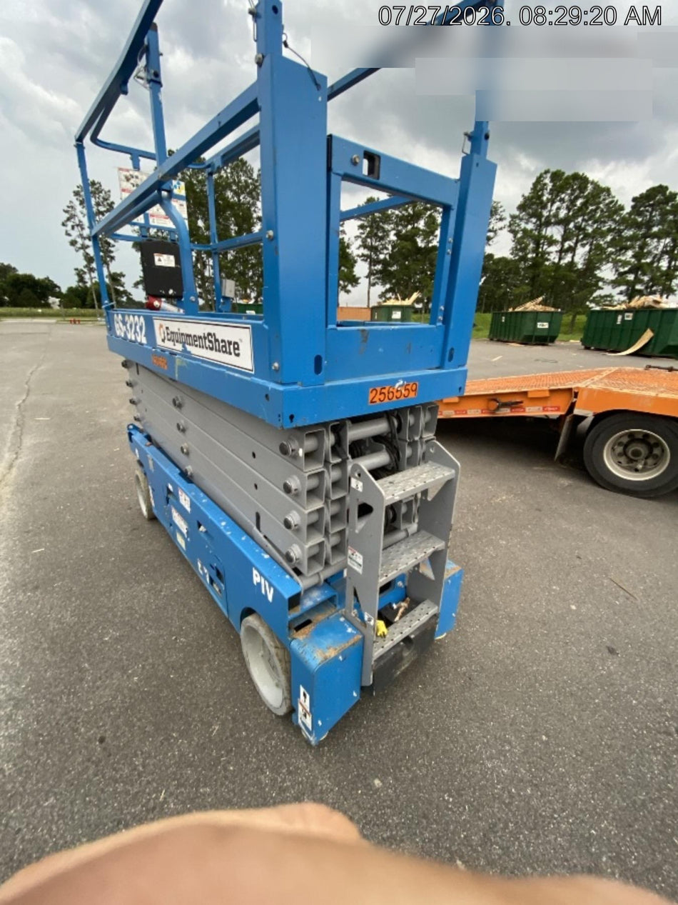 2022 GENIE GS-3232