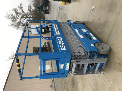 2019 Genie GS-2632 Folding rails with half height swing gate