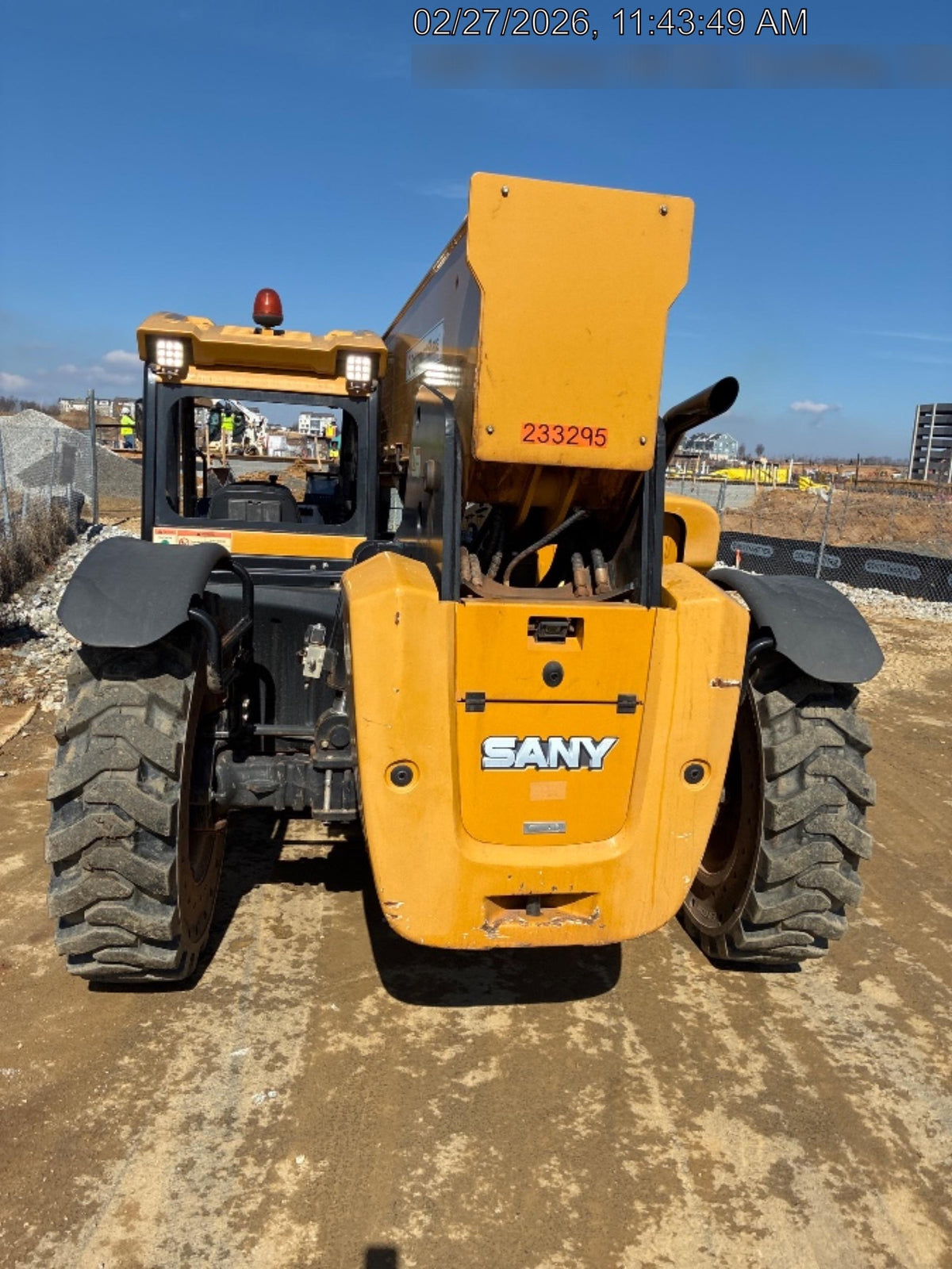 2022 SANY STH1056