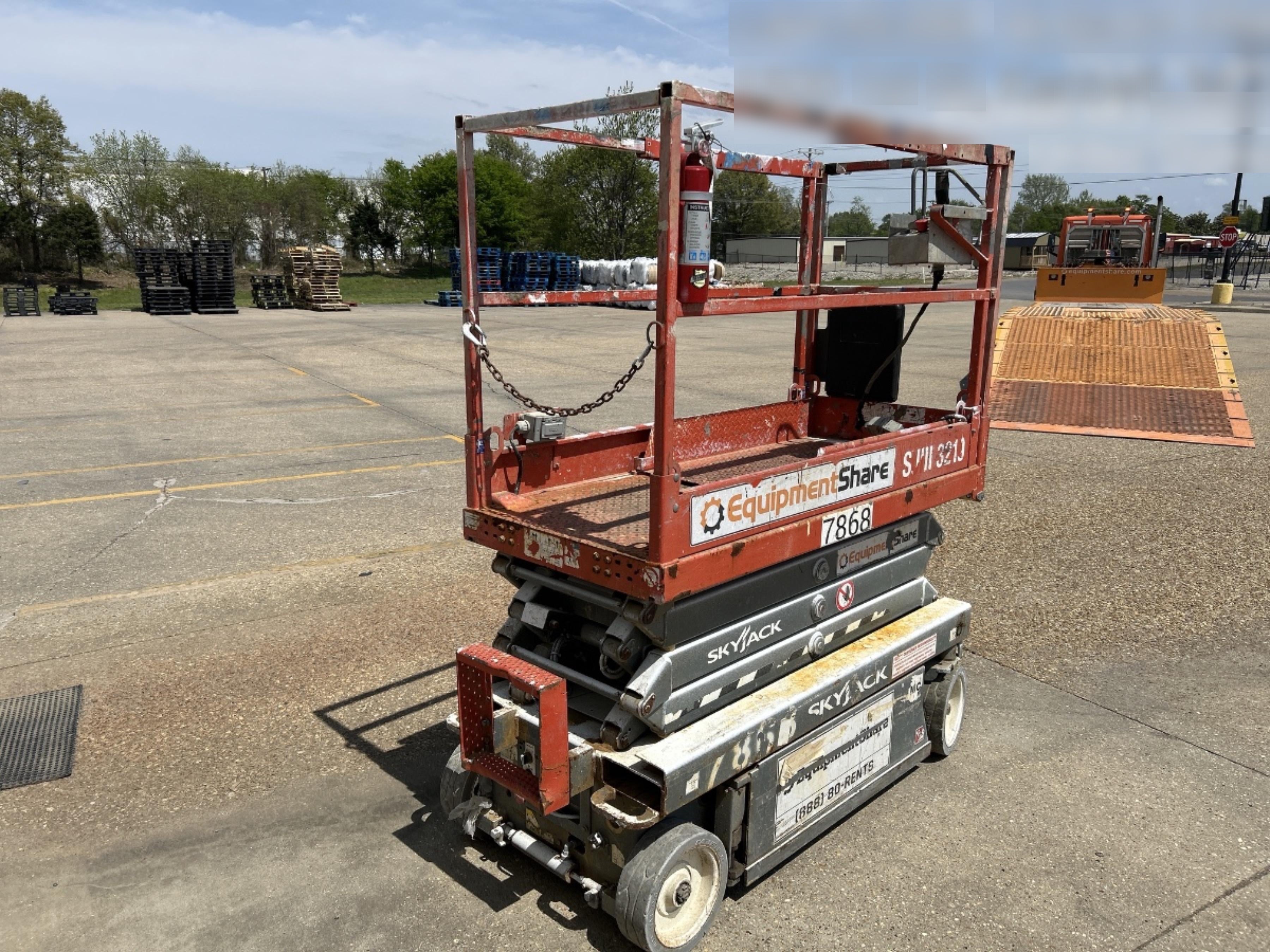 2018 Skyjack SJIII-3219 Skyjack SJIII3219 Scissor Lift w/Trojan Batteries