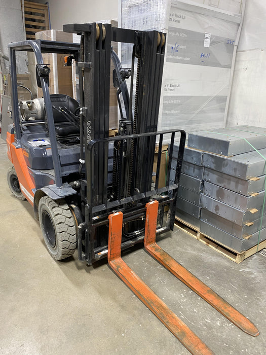 2022 TOYOTA 50-8FGU25