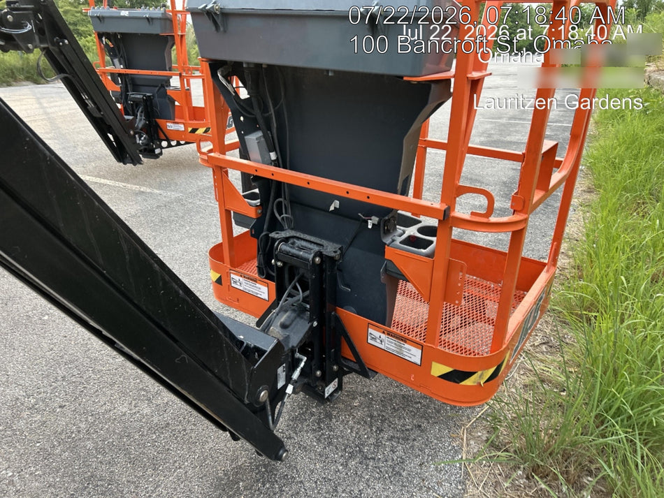 2025 JLG E300AJP