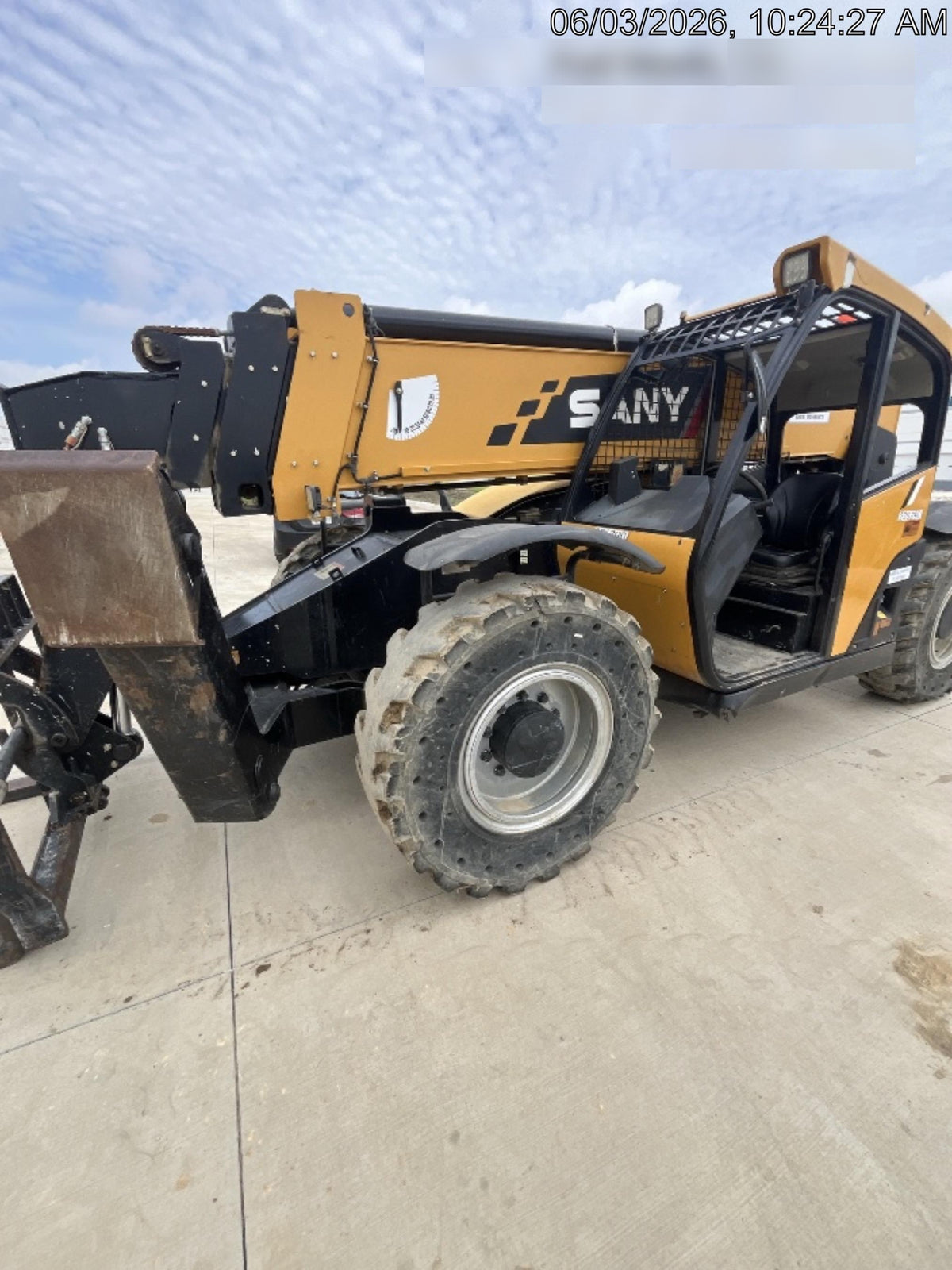 2022 SANY STH1056