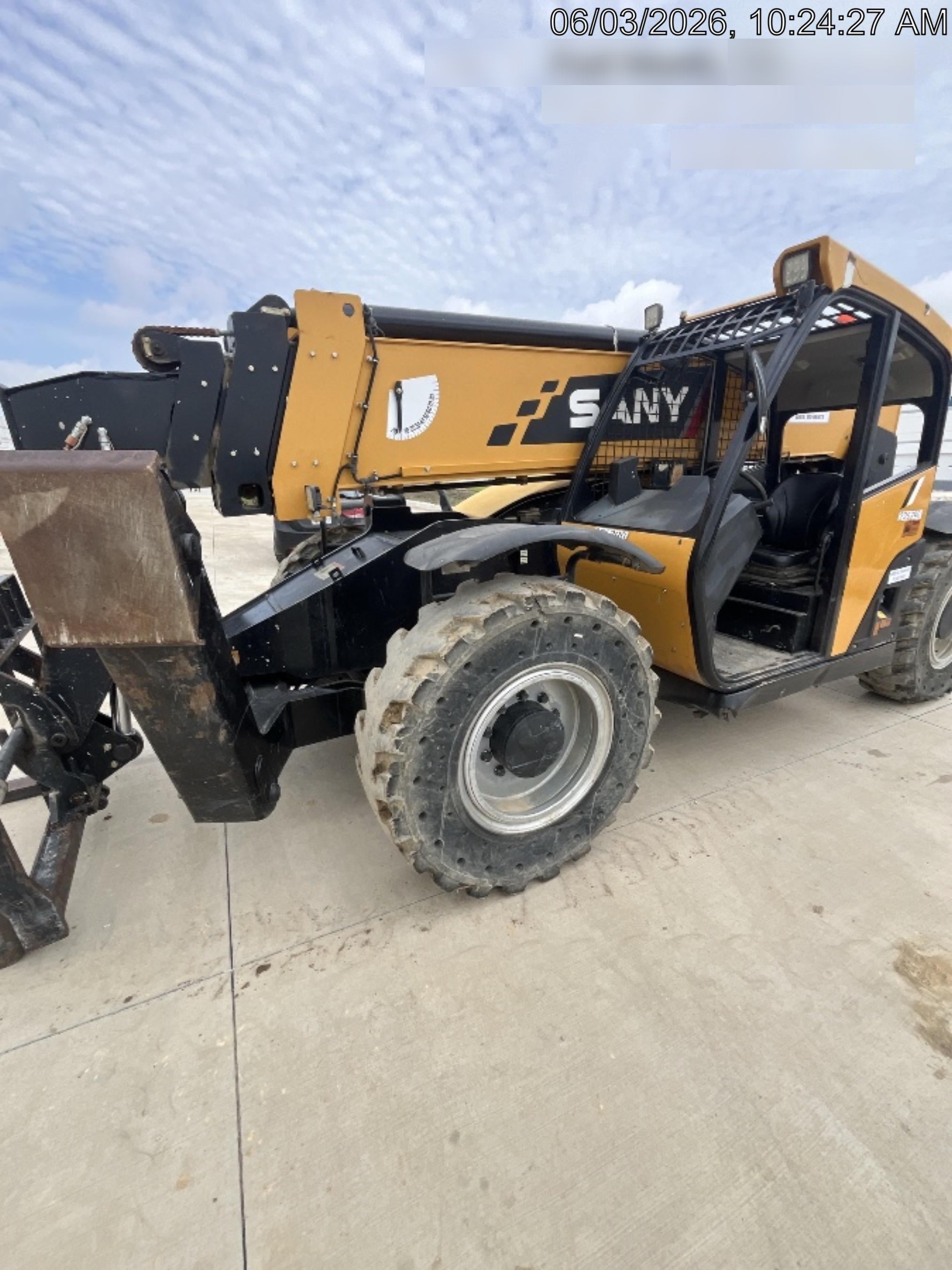 2022 SANY STH1056