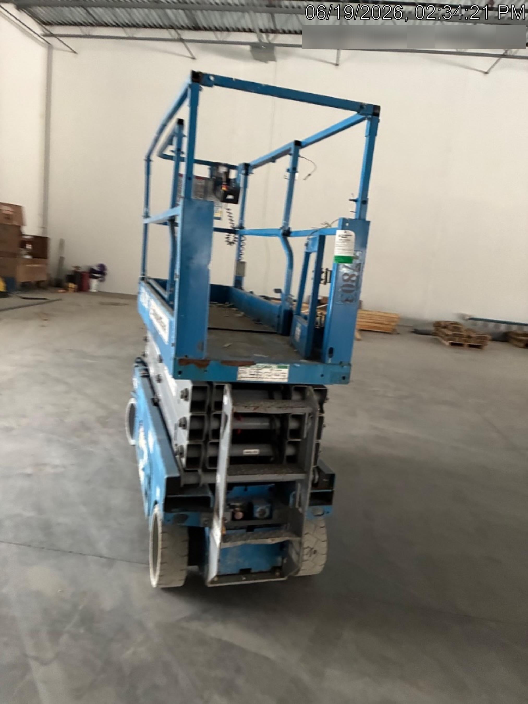 2019 Genie GS-2632 Folding rails with half height swing gate