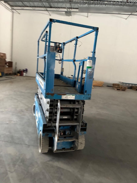 2019 Genie GS-2632 Folding rails with half height swing gate