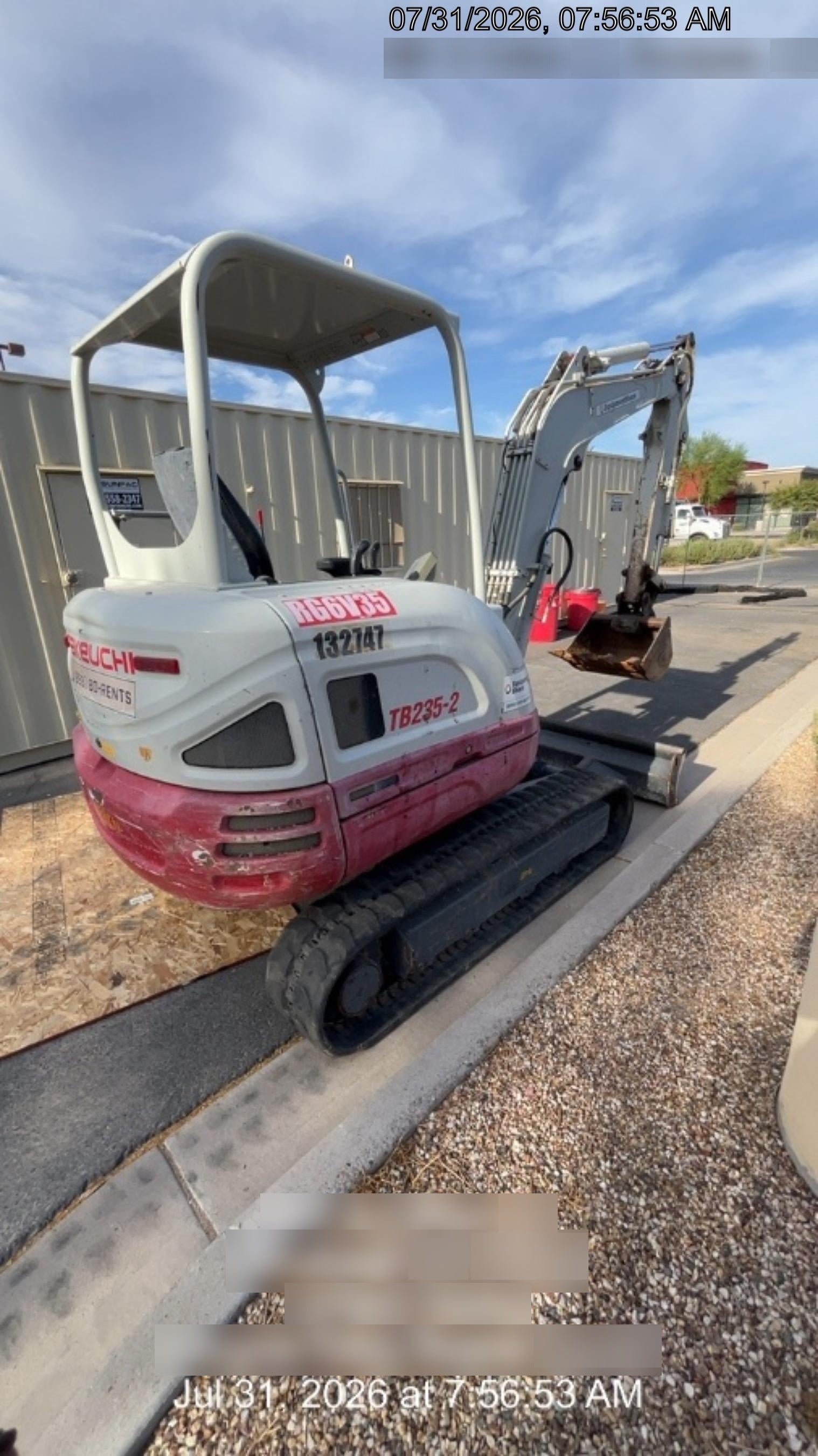 2021 TAKEUCHI TB235-2R
