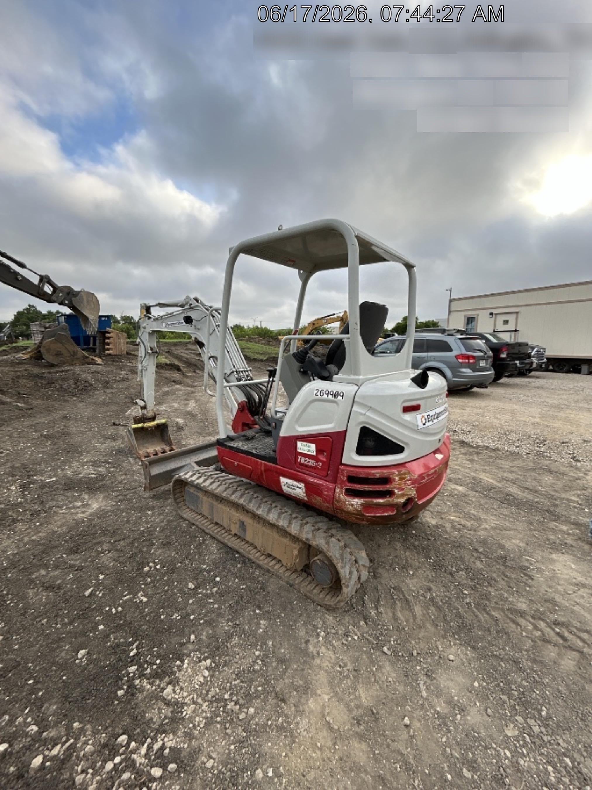 2022 TAKEUCHI TB235-2R