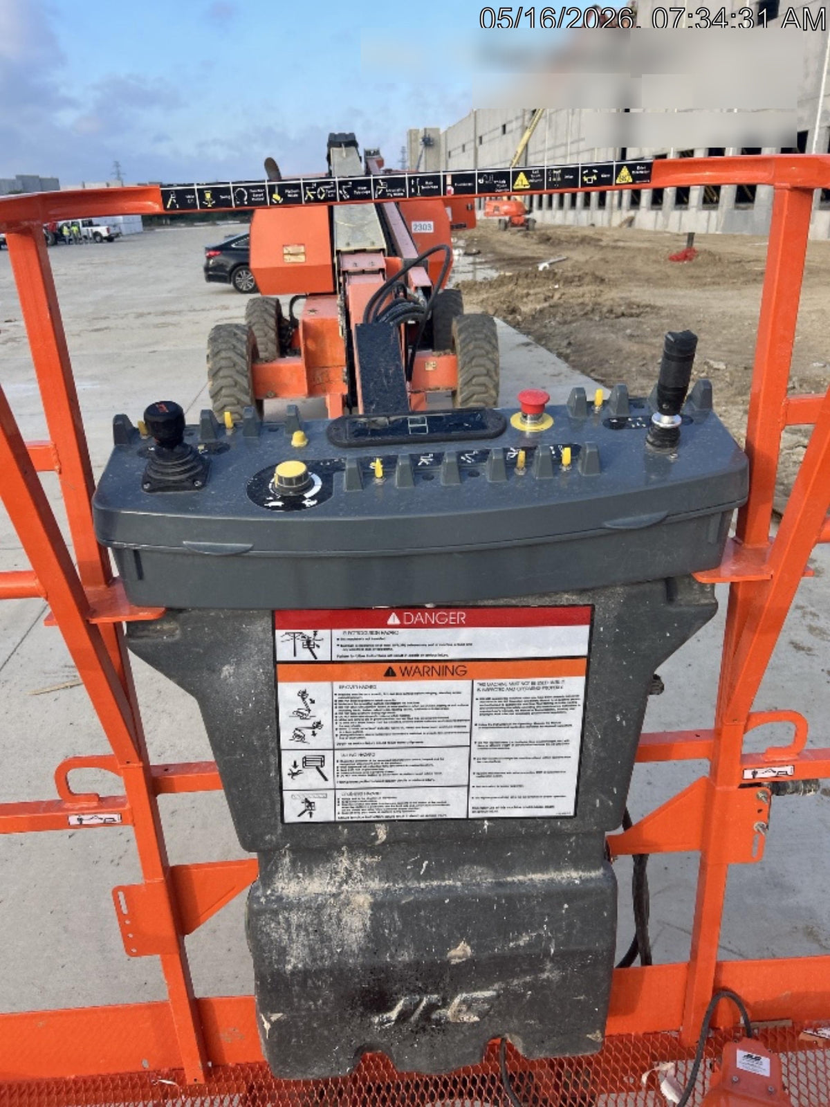 2016 JLG 660SJ