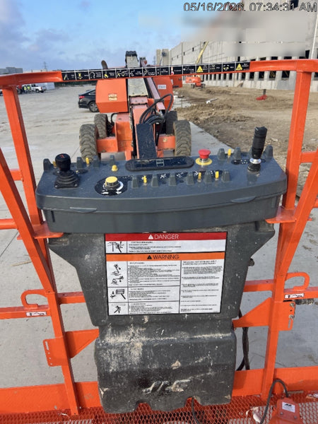 2016 JLG 660SJ